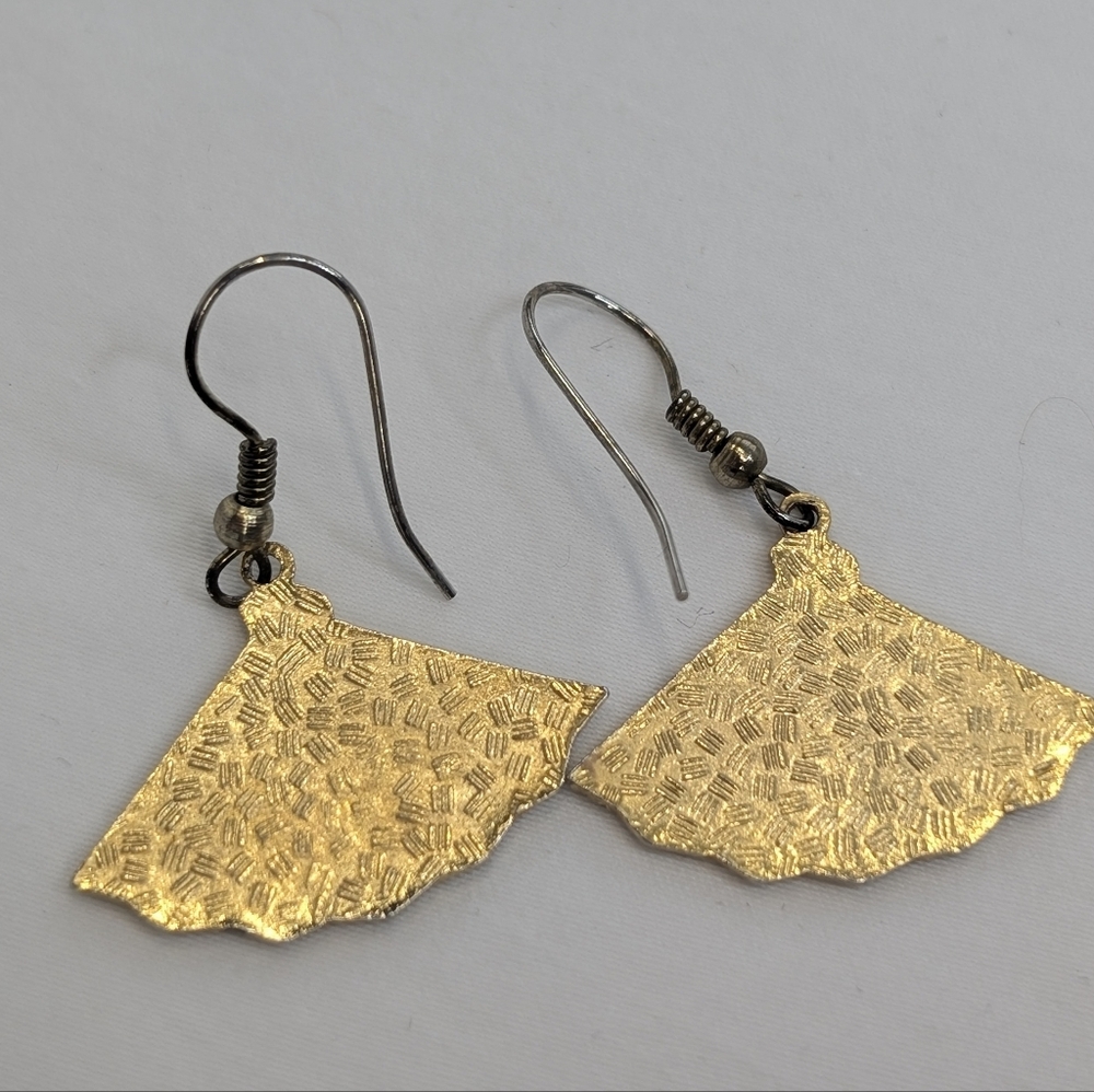 Vintage Cloisonne Fan Gold Earrings - Classic Estate Jewelry - Picture 5 of 6